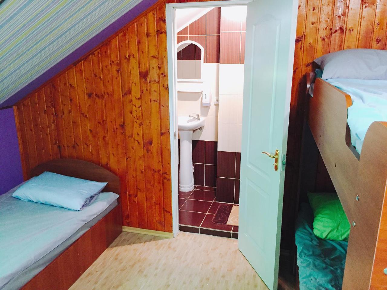Hostel Vokzal Мукачеве Екстериор снимка